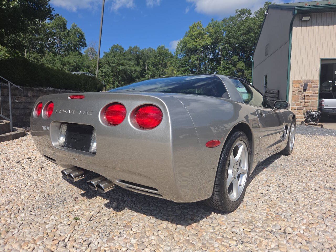 Used 2000 Chevrolet Corvette Coupe w/ Roof Pkg RWD image 6
