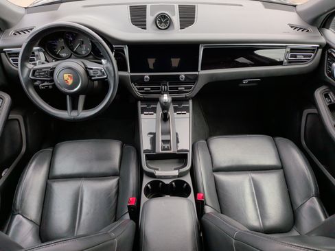Used 2024 Porsche Macan image 31
