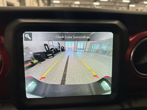 Used 2023 Jeep Gladiator Rubicon w/ Cold Weather Group image 24