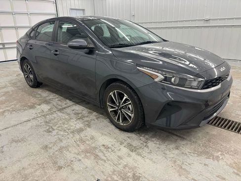 Used 2024 Kia Forte LXS w/ LXS Technology Package FWD image 11