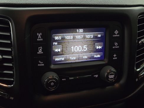 Used 2018 Jeep Compass Sport FWD image 17