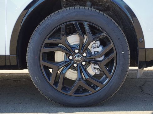 New 2026 Land Rover Discovery Sport Landmark image 9