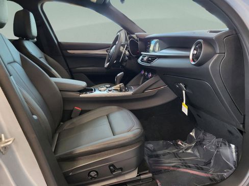 New 2025 Alfa Romeo Stelvio Sprint image 38