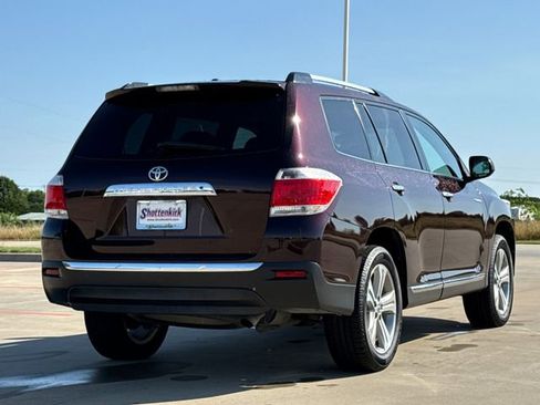 Used 2011 Toyota Highlander Limited w/ Tow Pkg FWD image 8