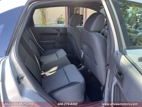 Used 2010 Ford Focus SE FWD image 25