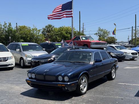 Used 1999 Jaguar XJ8 RWD image 1