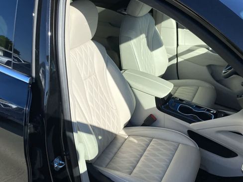 Used 2022 Buick Envision Avenir w/ Technology Package II image 20