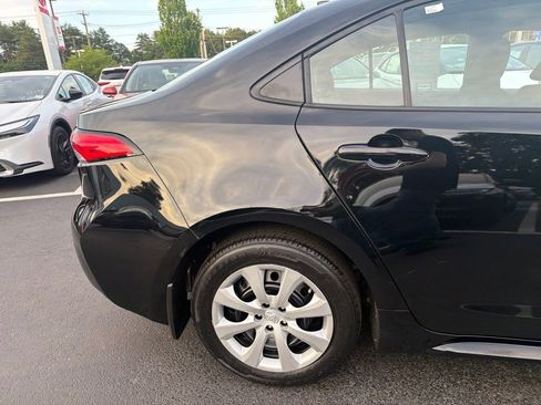 Used 2024 Toyota Corolla LE FWD image 4