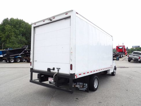 Used 2019 Chevrolet Express 3500 Extended RWD image 7