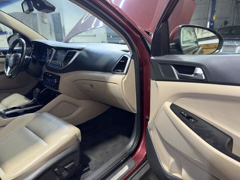 Used 2016 Hyundai Tucson Limited w/ Option Group 03 FWD image 27