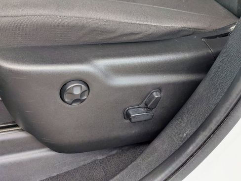 Used 2020 Jeep Grand Cherokee Laredo image 16