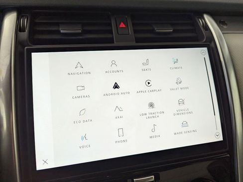 Used 2024 Land Rover Discovery Dynamic SE image 13