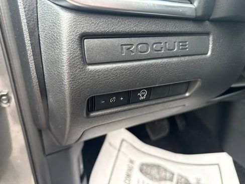 Used 2023 Nissan Rogue S image 22