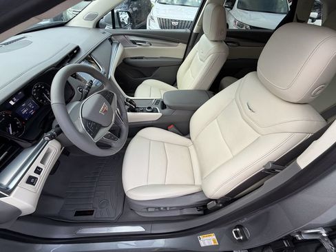 Used 2023 Cadillac XT5 Premium Luxury FWD image 17