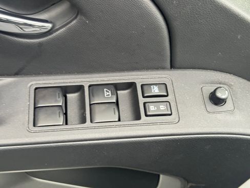 Certified 2025 Nissan Frontier SV w/ Tow Package image 11