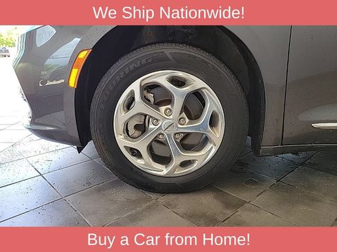 Used 2021 Chrysler Pacifica Limited AWD/4WD image 17