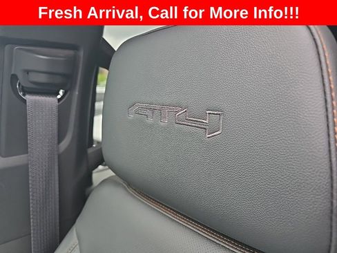 Used 2025 GMC Sierra 1500 AT4 w/ Technology Package AWD/4WD image 12