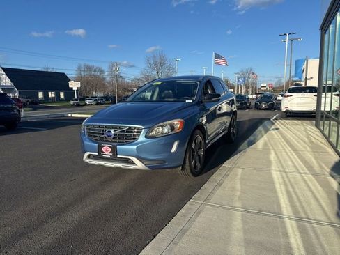 Used 2017 Volvo XC60 T6 Dynamic w/ Advanced Package AWD/4WD image 6