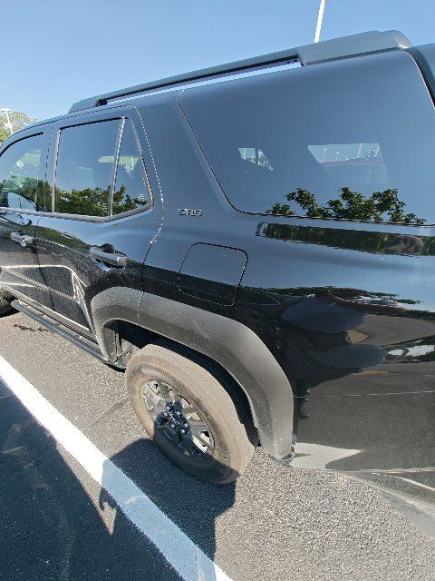 Used 2025 Toyota 4Runner SR5 AWD/4WD image 9