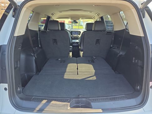 Used 2023 GMC Acadia Denali AWD/4WD image 5
