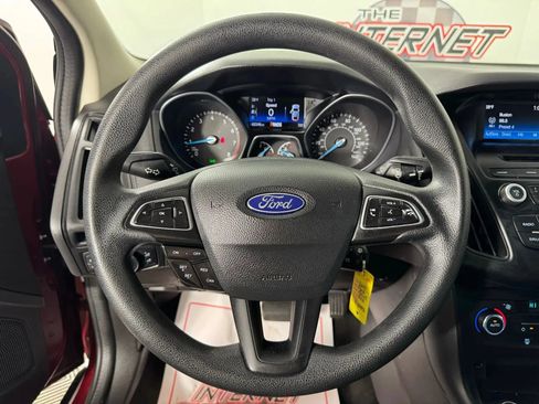 Used 2017 Ford Focus SE FWD image 13