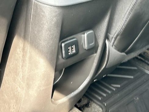Used 2015 Chevrolet Colorado Z71 AWD/4WD image 19