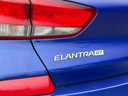 Used 2020 Hyundai Elantra GT w/ Style Package 02 FWD image 13