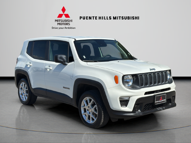 Used 2023 Jeep Renegade Latitude AWD/4WD image 3