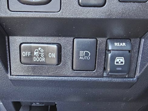 Used 2019 Toyota Tundra Platinum AWD/4WD image 22