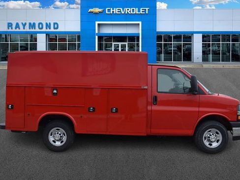 New 2026 Chevrolet Express 3500 w/ Power Convenience Package image 2