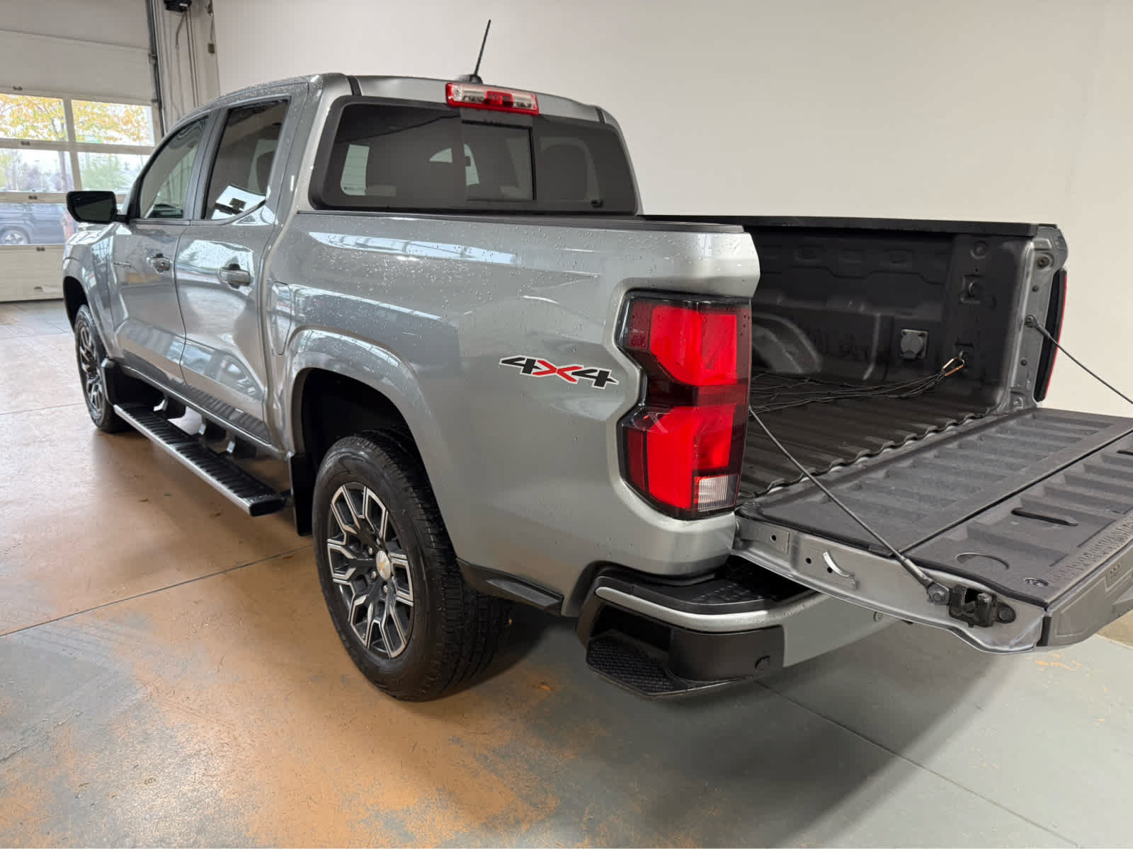 Used 2024 Chevrolet Colorado LT w/ LT Convenience Package III AWD/4WD image 4