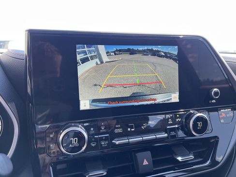 Used 2023 Toyota Highlander Limited AWD/4WD image 22
