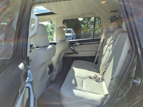 Used 2023 Lexus GX 460 Premium w/ Premium Package AWD/4WD image 17