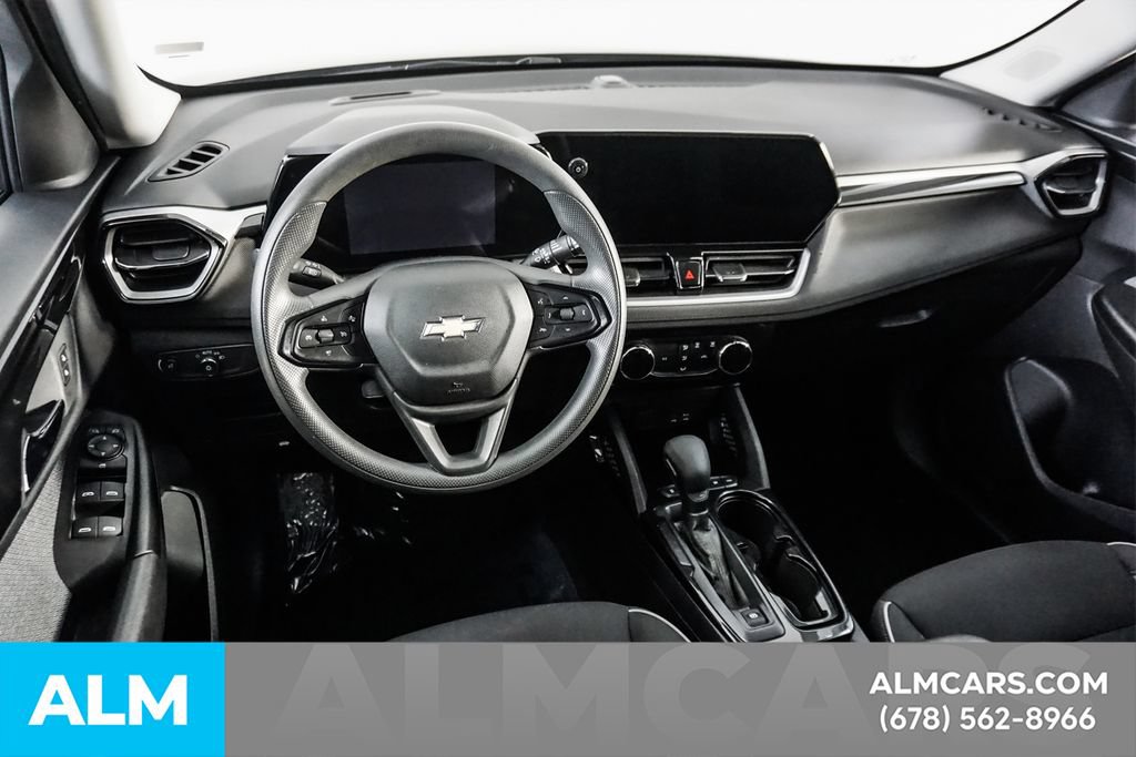 Used 2025 Chevrolet TrailBlazer LT AWD/4WD image 21