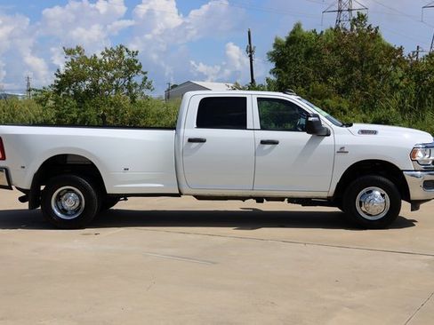Used 2024 RAM 3500 Tradesman w/ Chrome Appearance Group image 4