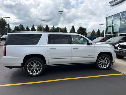 Used 2020 GMC Yukon XL Denali w/ Denali Ultimate Package AWD/4WD image 7