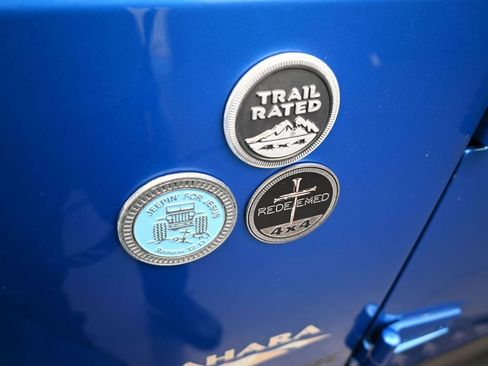 Used 2015 Jeep Wrangler Unlimited Sahara w/ Dual Top Group image 37