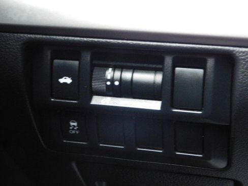 Used 2017 Subaru Legacy 2.5i Premium image 15