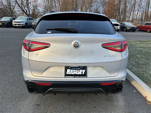 New 2025 Alfa Romeo Stelvio Sprint image 7