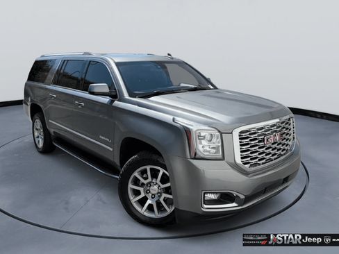 Used 2020 GMC Yukon XL Denali RWD image 3