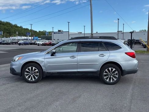 Used 2015 Subaru Outback 2.5i Limited AWD/4WD image 3