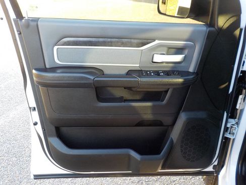 Used 2022 RAM 2500 Big Horn image 15