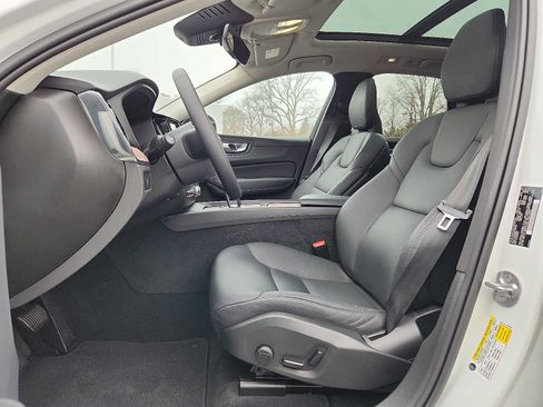 Used 2023 Volvo XC60 B5 Plus w/ Protection Package Premier image 13