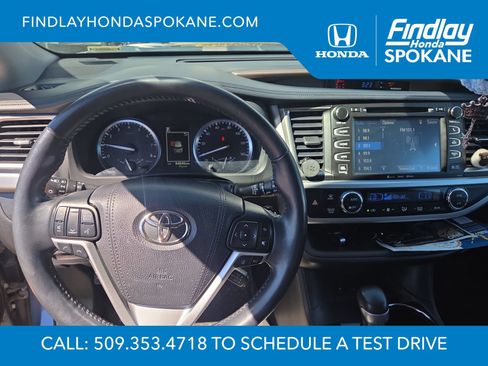 Used 2018 Toyota Highlander Limited Platinum AWD/4WD image 12