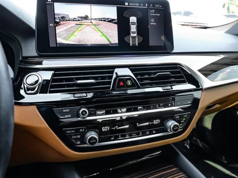 Used 2021 BMW 530i w/ Convenience Package RWD image 24