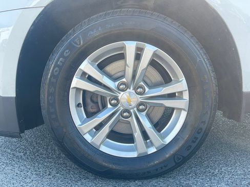 Used 2017 Chevrolet Equinox LS FWD image 12