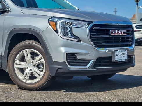 Used 2024 GMC Terrain SLE w/ Driver Convenience Package AWD/4WD image 2