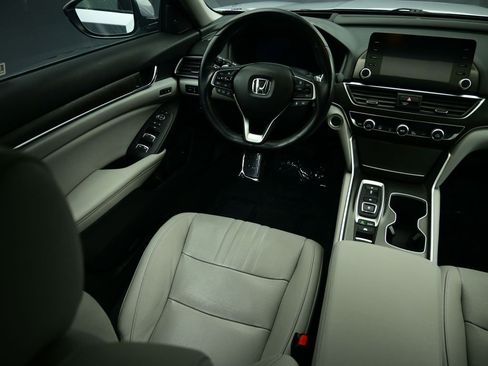 Used 2020 Honda Accord Touring image 16