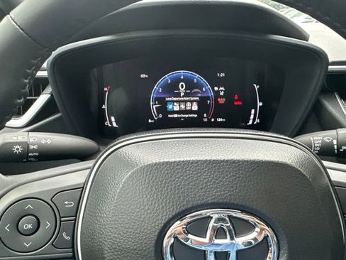 Used 2026 Toyota Corolla SE FWD image 11
