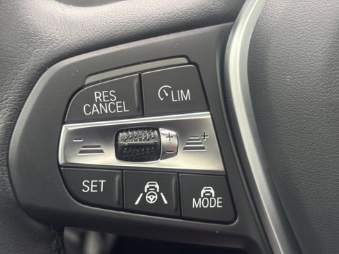 Used 2023 BMW i4 eDrive35 image 11